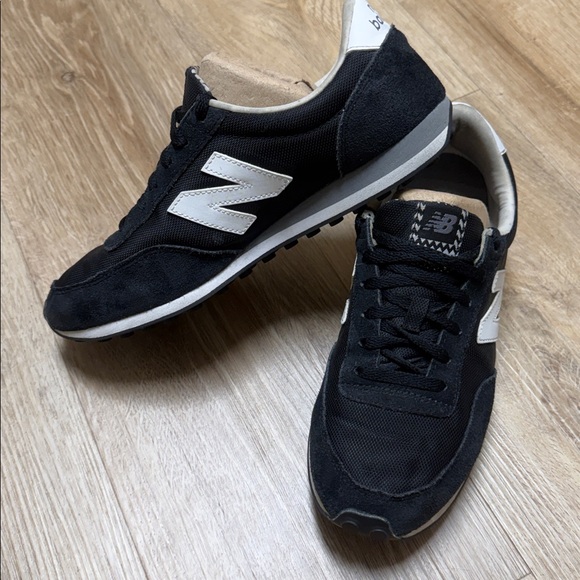 New Balance Shoes - New Balance 410 Retro Black and White Light Weight Sneakers EUC